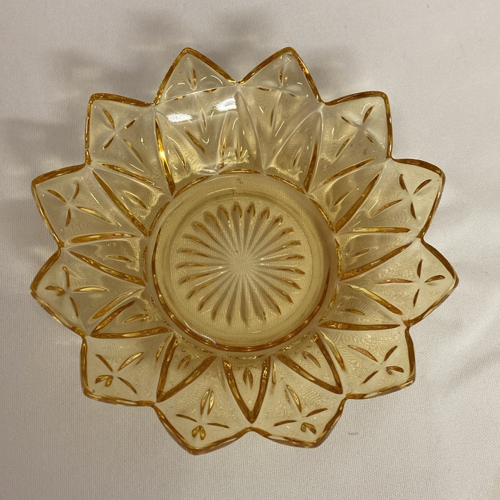 Federal Glass Dish Bowl Amber Yellow Sunburst Sunflower Petal MCM 6” Vintage - Picture 2 of 6